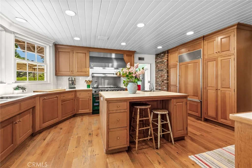 Woodland Hills, California 91364, United States, 3 Bedrooms Bedrooms, ,3 BathroomsBathrooms,Residential,Pending,182311