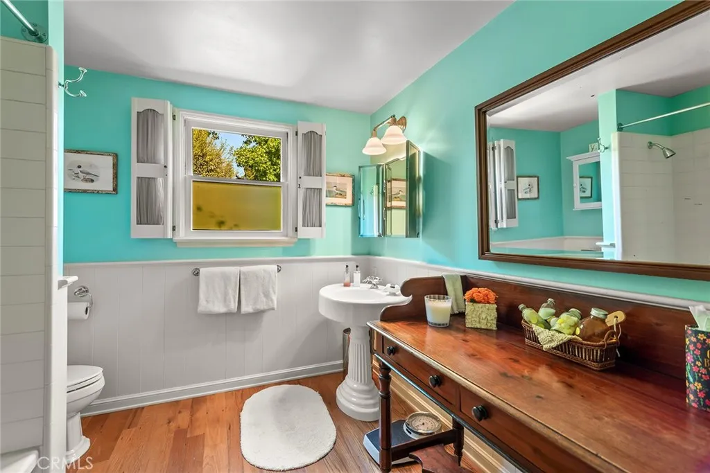 Woodland Hills, California 91364, United States, 3 Bedrooms Bedrooms, ,3 BathroomsBathrooms,Residential,Pending,182311