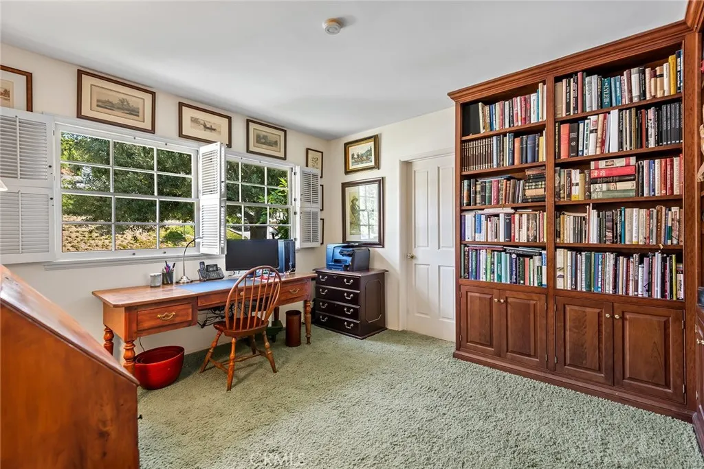 Woodland Hills, California 91364, United States, 3 Bedrooms Bedrooms, ,3 BathroomsBathrooms,Residential,Pending,182311