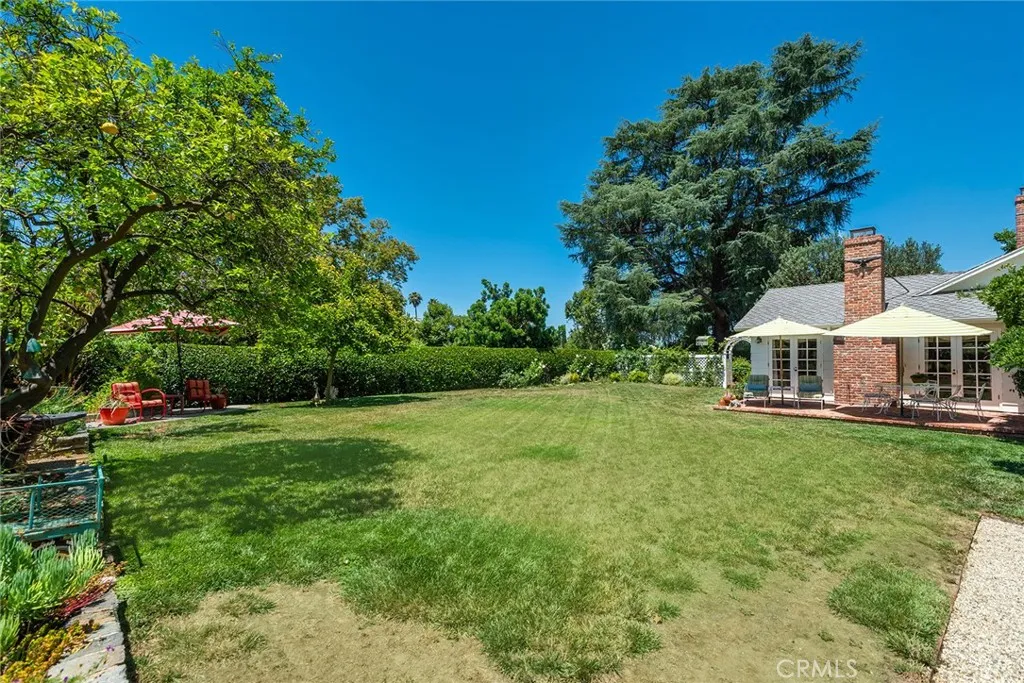 Woodland Hills, California 91364, United States, 3 Bedrooms Bedrooms, ,3 BathroomsBathrooms,Residential,Pending,182311