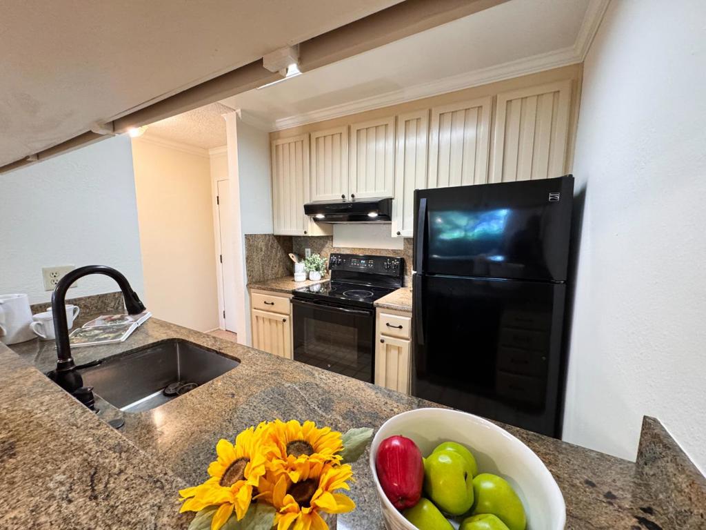 4136 Shelter Creek Lane