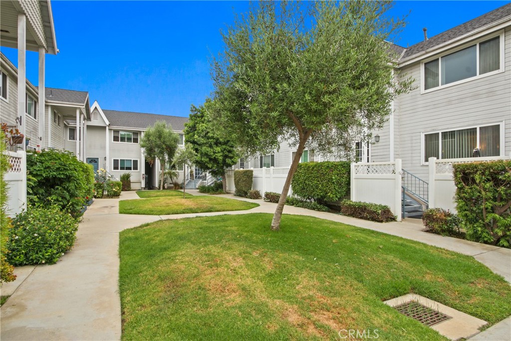 869 Magnolia Avenue