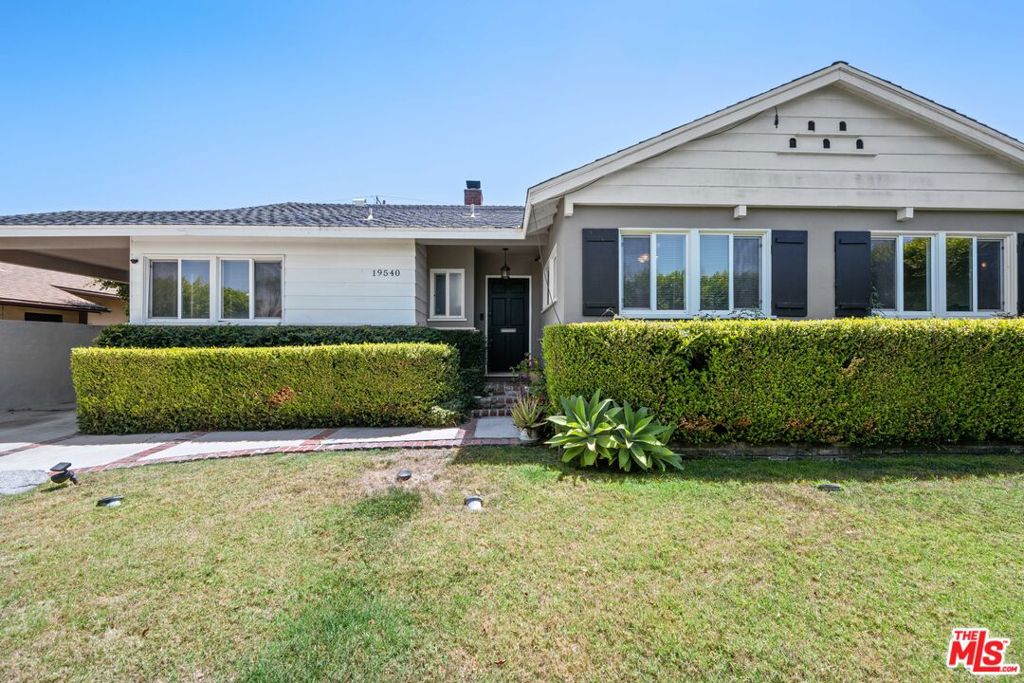 19540 Gilmore Street, Los Angeles CA 91335
