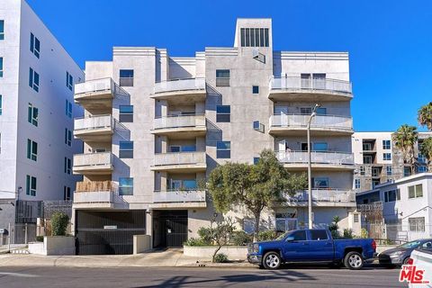 Photo of 1025 Dewey Avenue #202, Los Angeles, CA 90006 (MLS # 26646261)