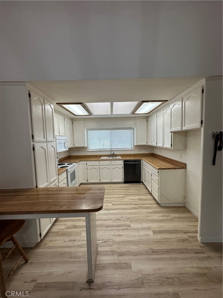 20410 Walnut