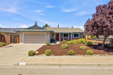 Photo of 844 Leland Way, Livermore, CA 94550 (MLS # ML82047096)