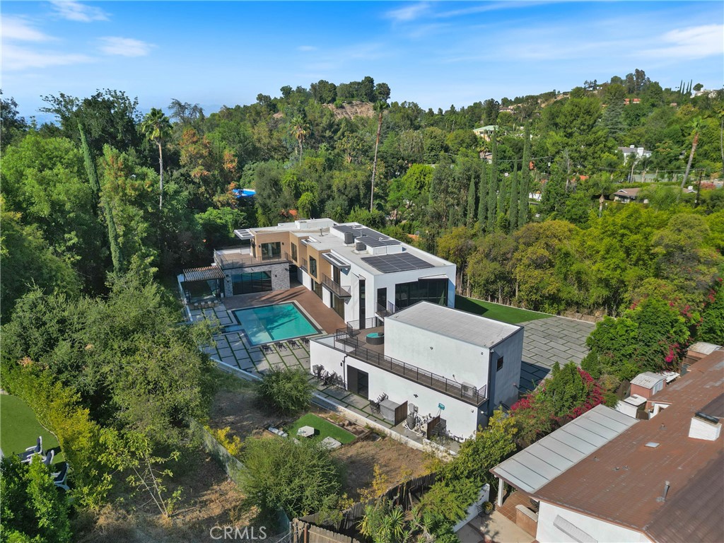 4653 Vanalden Avenue