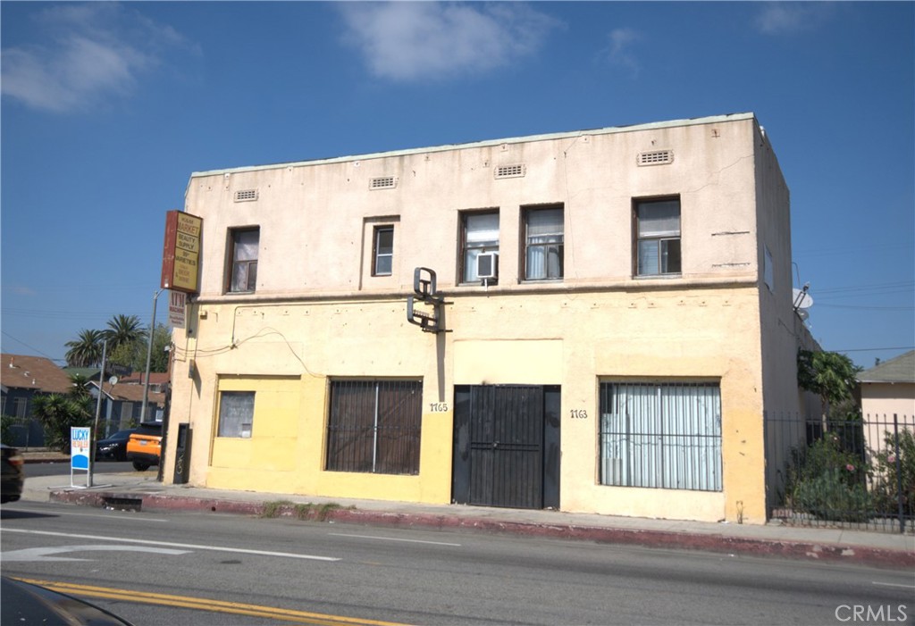 1763 W Vernon