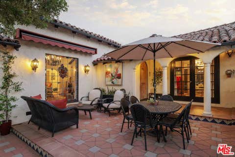 Photo of 542 N Detroit Street, Los Angeles, CA 90036 (MLS # 26851965)