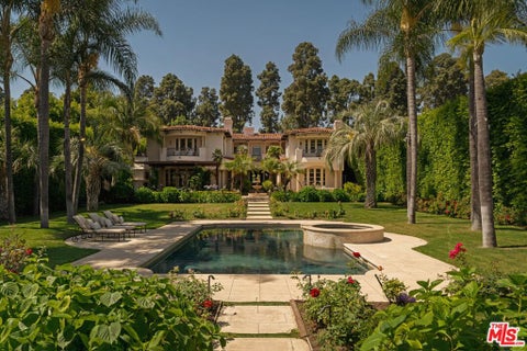 Photo of 1008 Lexington Road, Beverly Hills, CA 90210 (MLS # 26849903)
