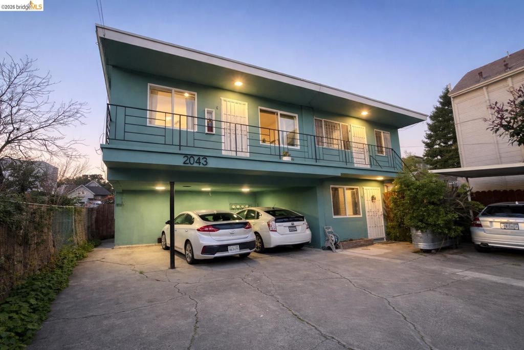 Properties 3 2045 Emerson St