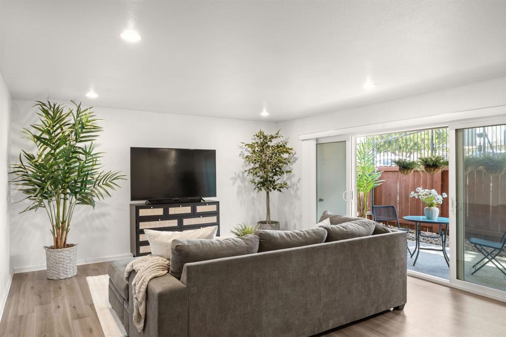 475 N Midway Drive 117