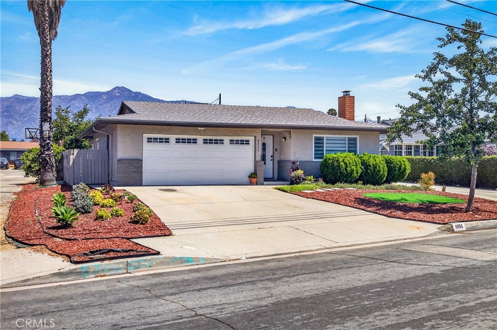 8855 Arcadia AVE