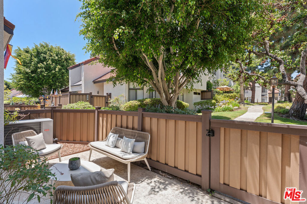 4412 Emerald Street 47