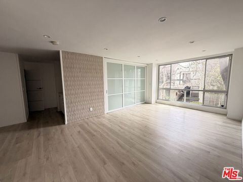 Photo of 4900 Overland Avenue #238, Culver City, CA 90230 (MLS # 26742743)