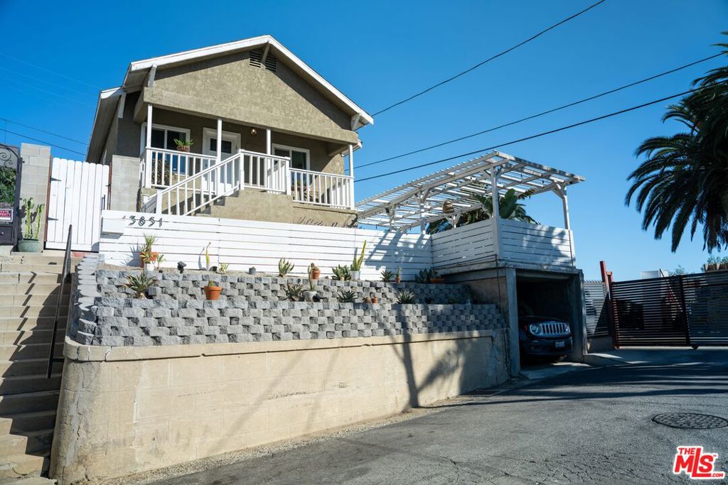 3851 Lincoln High Place