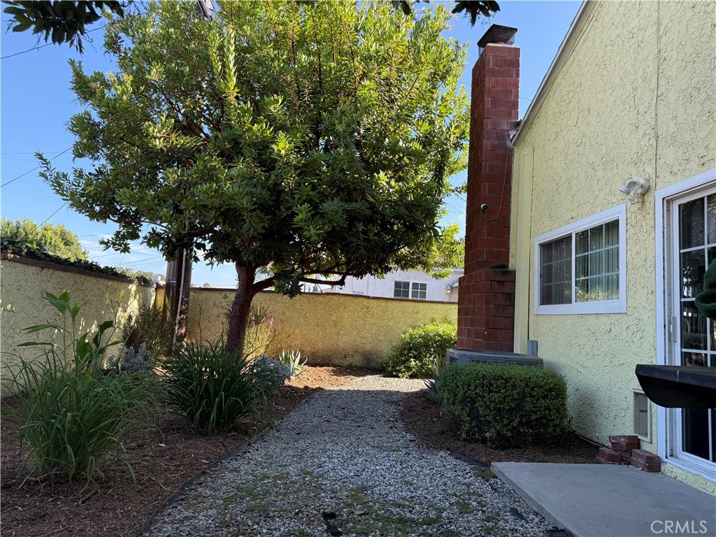 5122 Downey