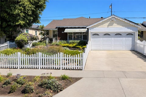 Photo of 5122 Downey AVE, Lakewood, CA 90712 (MLS # DW26192673)