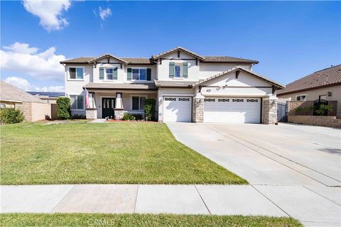 Photo of 33962 Indigo Pl, Murrieta, CA 92563 (MLS # SW26053243)