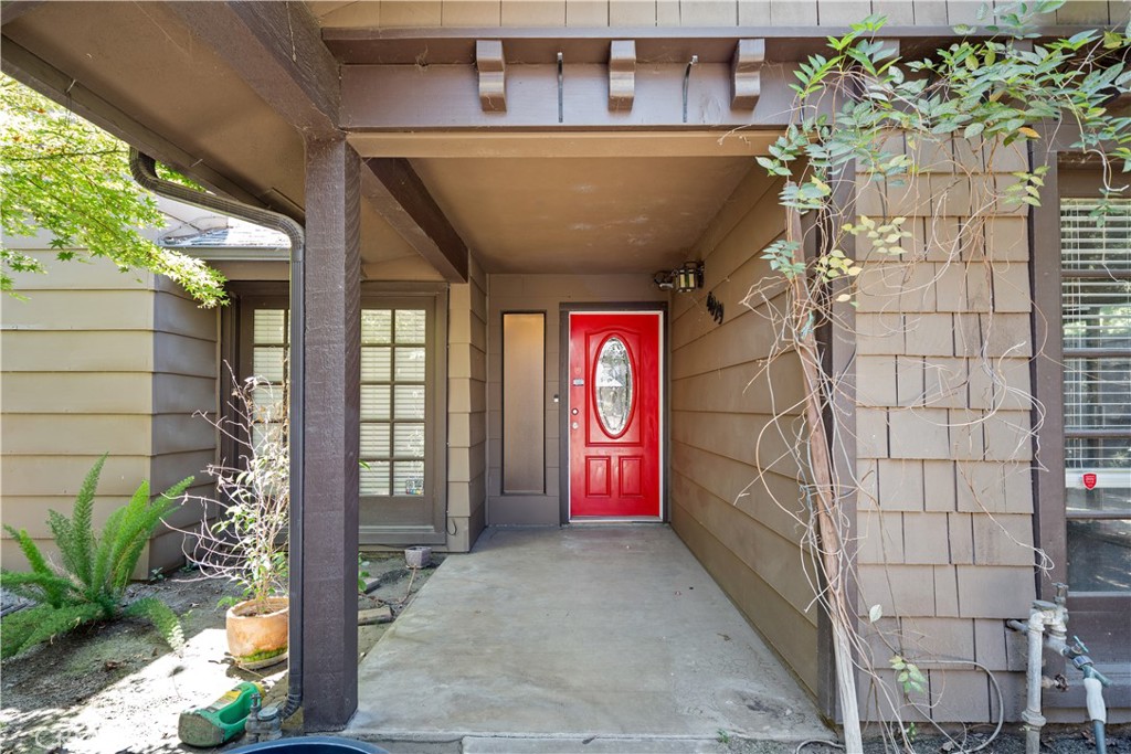 Welcome Home : 4029 W Hillsdale Court. Visalia, CA
Beautifully maintained 2 bed, 2 bath single-level condo located on a quiet cul-de-sac in desirable NW Visalia. This home features a spacious open-concept living area with abundant natural light, a functional kitchen with ample storage, and a private patio perfect for relaxing or entertaining. The primary suite includes an en-suite bath and large closet, while the second bedroom and full bath offer flexibility for guests or a home office. Attached 2-car garage, indoor laundry, and low HOA fees. Conveniently located near shopping, dining, Riverway Sports Park, Visalia Country Club, and quick freeway access. Great opportunity for first-time buyers, investors, or those looking to downsize. Turnkey and ready for move-in!