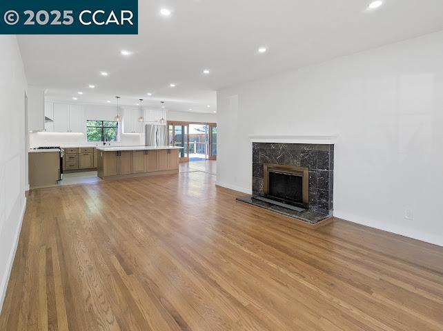 ELDOO PARK - Residential Lease