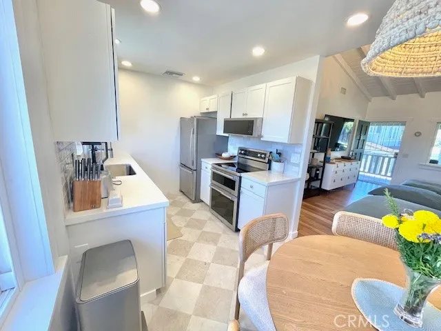 Carlsbad, California 92008, United States, 2 Bedrooms Bedrooms, ,1 BathroomBathrooms,Residential,Active,180793