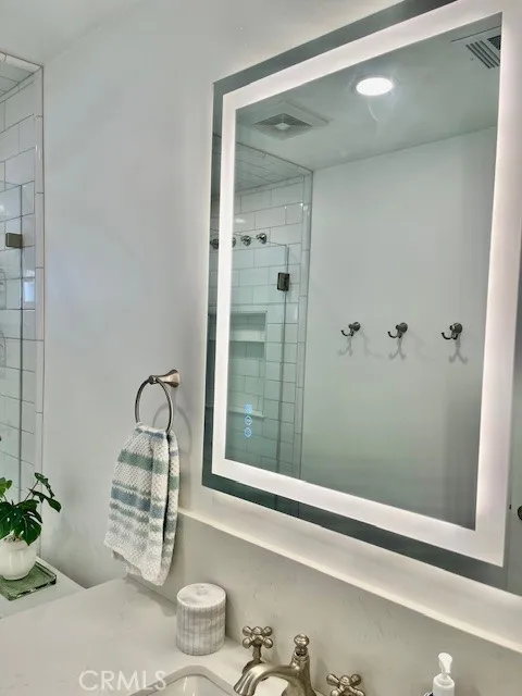 Carlsbad, California 92008, United States, 2 Bedrooms Bedrooms, ,1 BathroomBathrooms,Residential,Active,180793