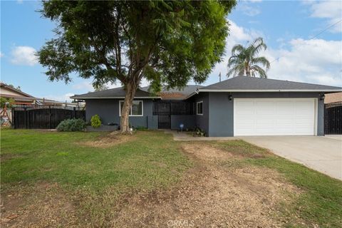 Photo of 711 N Eucalyptus Ave, Rialto, CA 92376 (MLS # TR25238194)