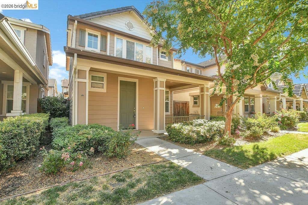 Photo of 101 Pelican St ST, Brentwood, CA 94513 (MLS # 41144099)