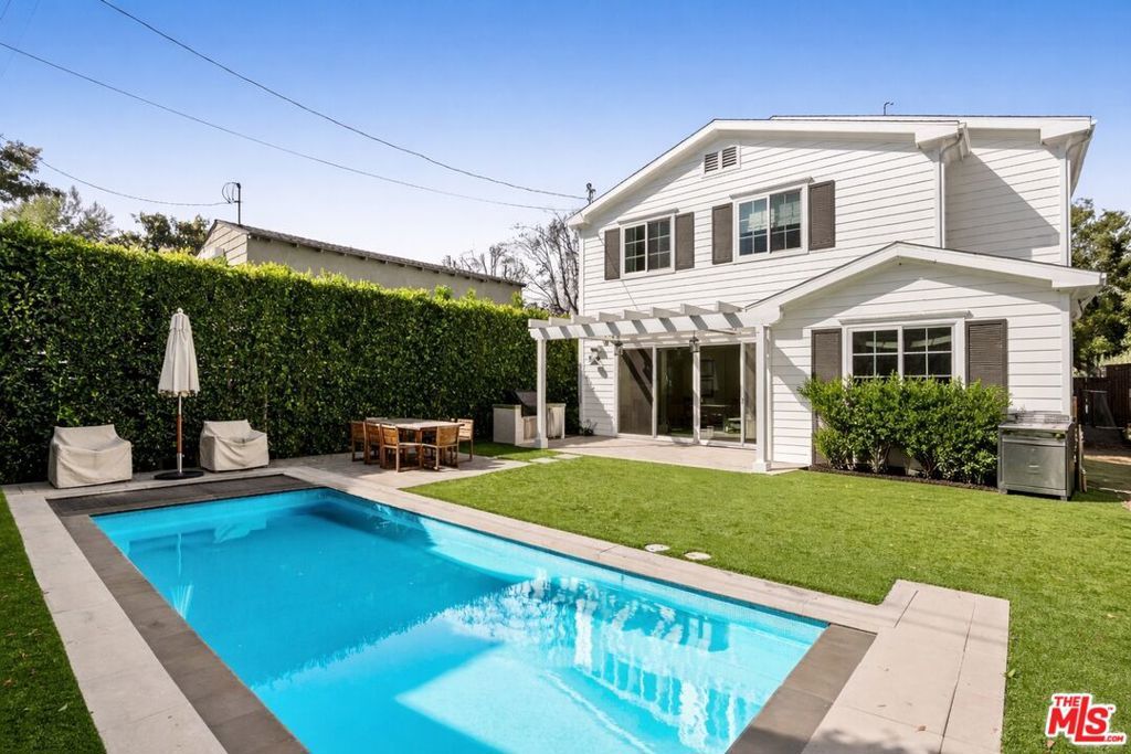 Photo of 11380 Waterford St St, Los Angeles, CA 90049 (MLS # 26653355)