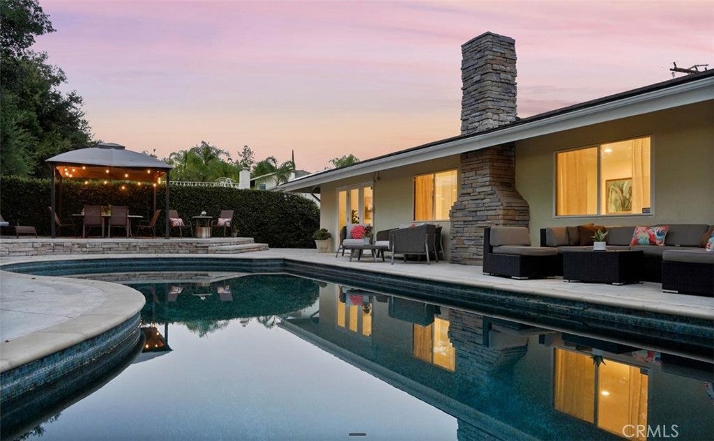 22615 Dardenne Street, Calabasas CA 91302