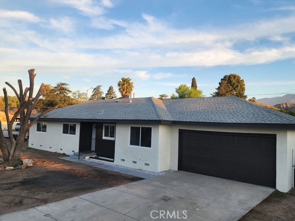Photo of 693 W Wilson, Banning, CA 92220 (MLS # RS26066783)