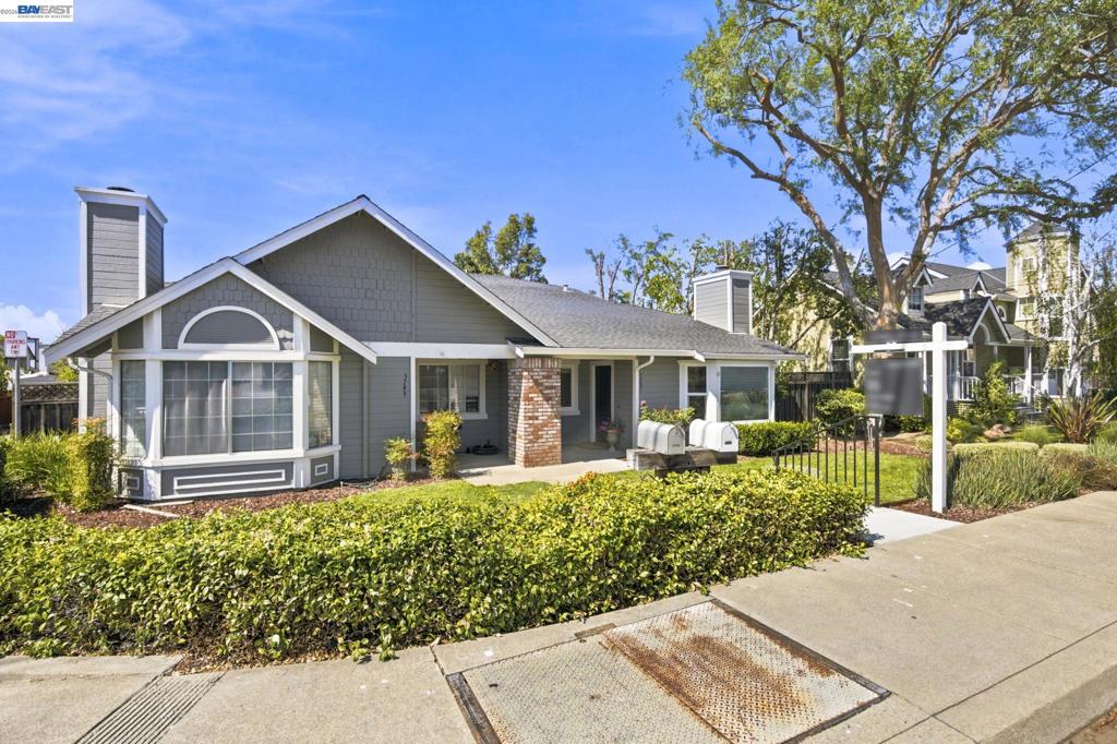 3747 Vineyard Ave