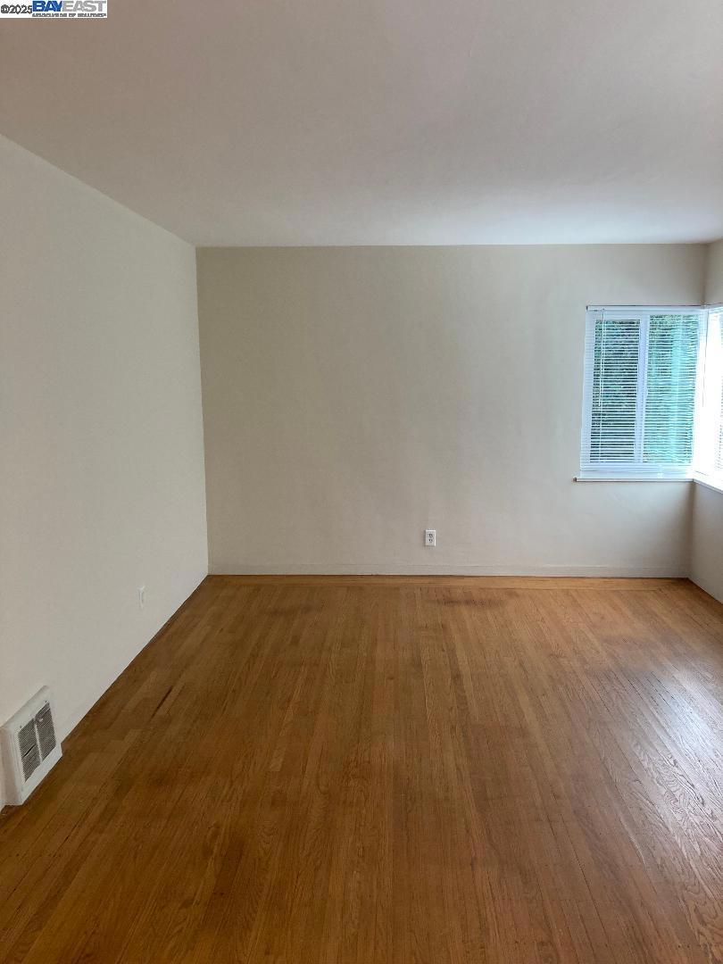 FRUITVALE AREA - Residential Income