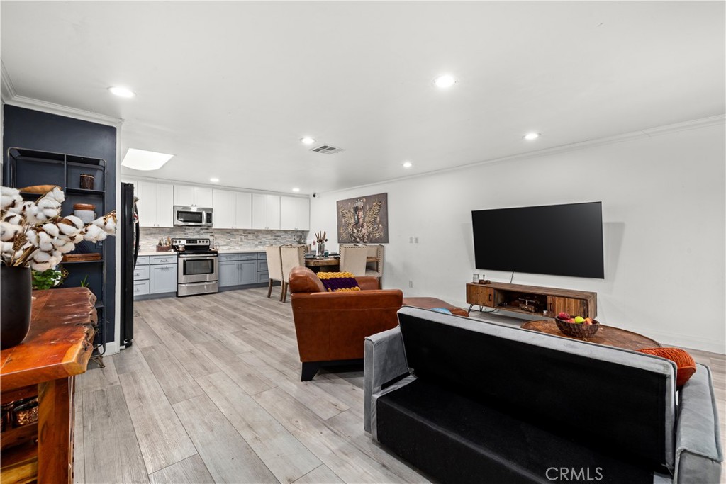 23391 Via San Gabriel