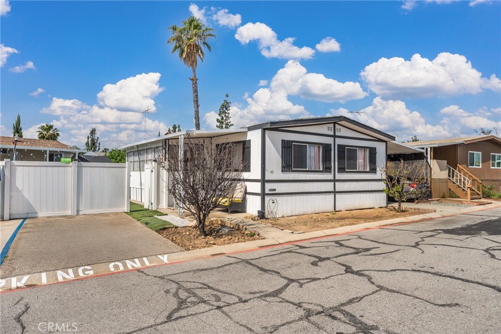 3883 Buchanan Street