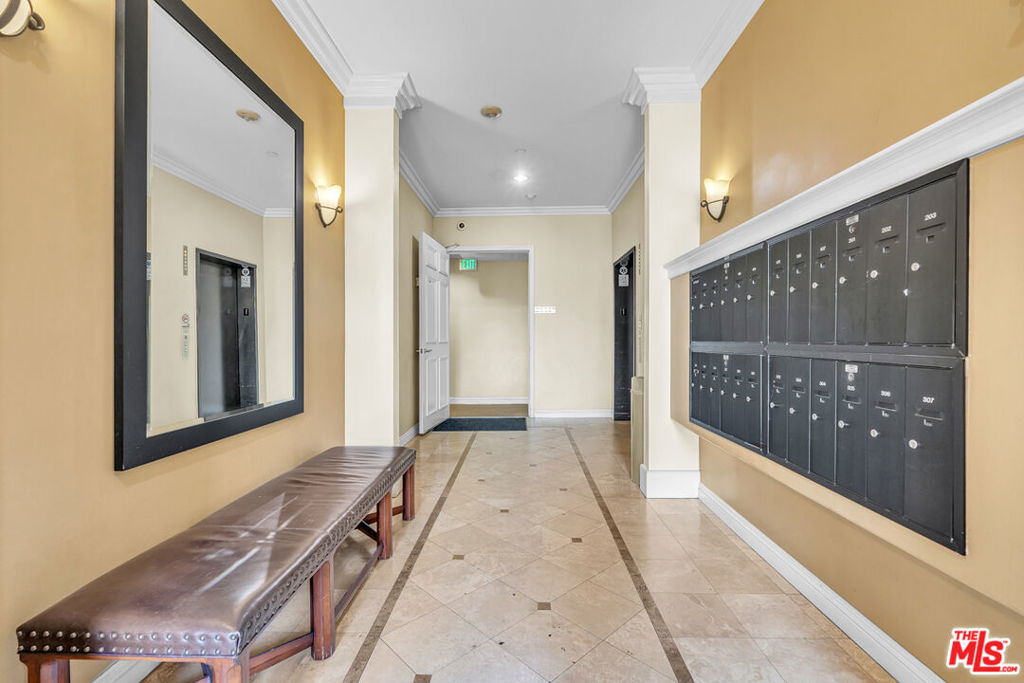 Properties 3 143 N Arnaz Drive 304