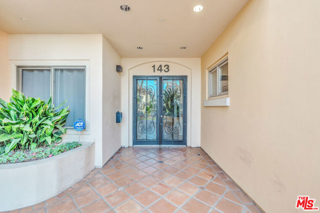 Properties 2 143 N Arnaz Drive 304