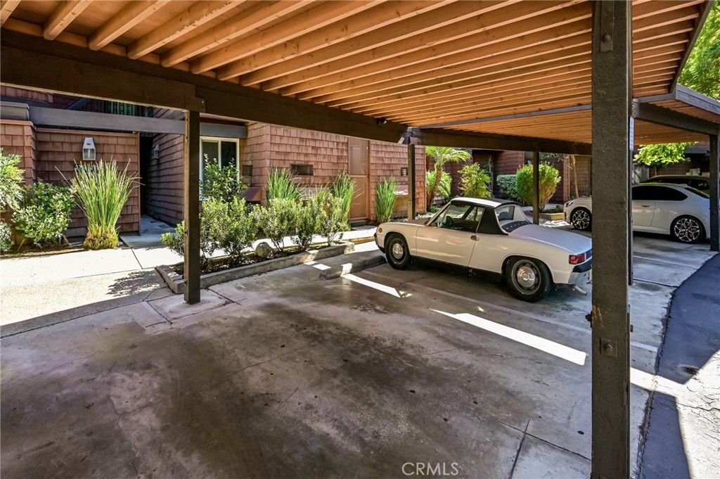 2756 Pine Creek