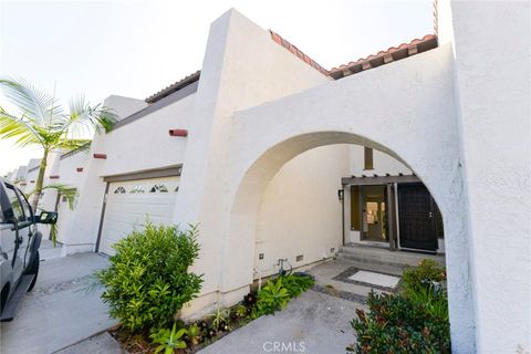 Photo of 484 Plaza Estival, San Clemente, CA 92672 (MLS # OC26091912)