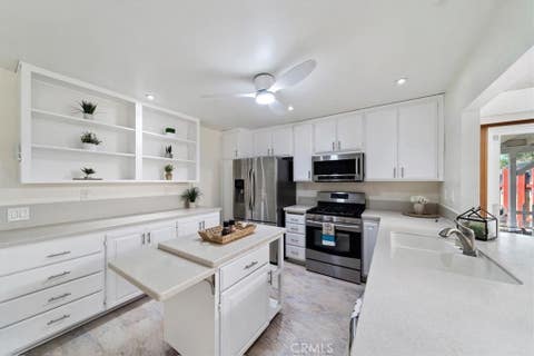 Photo of 5082 Auburn AVE, San Bernardino, CA 92407 (MLS # IV26143062)