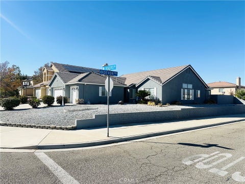 Photo of 13994 Rogers Ln, Victorville, CA 92392 (MLS # SB26223548)