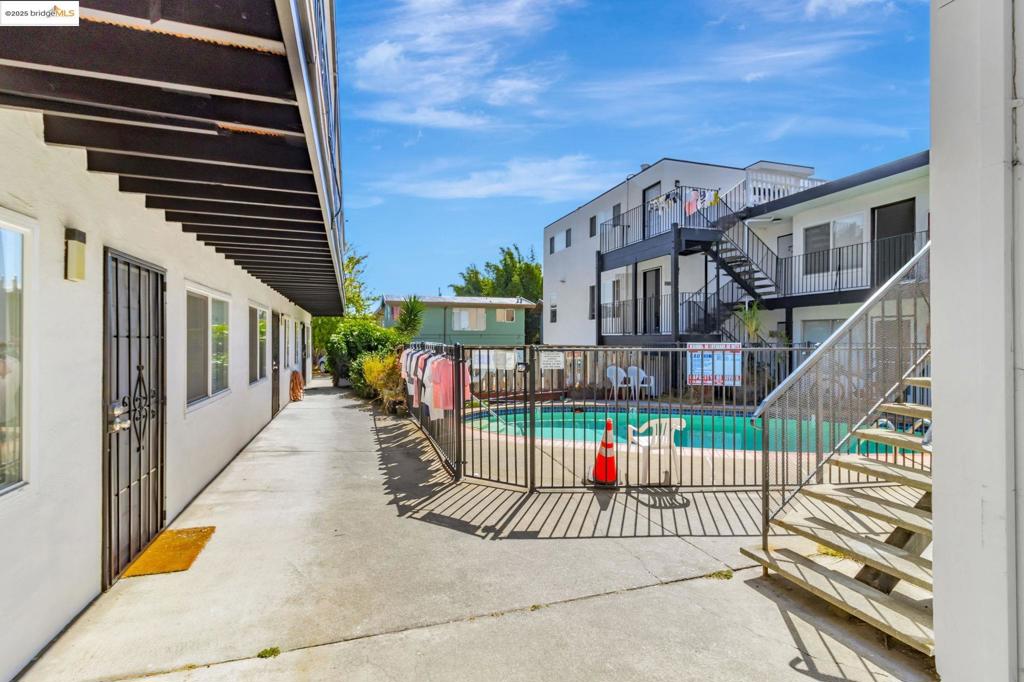 BERKELEY CENTRAL - Residential Income