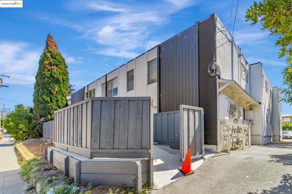 BERKELEY CENTRAL - Residential Income