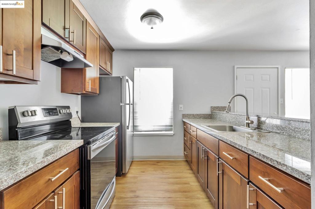 BERKELEY CENTRAL - Residential Income