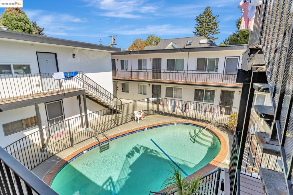 BERKELEY CENTRAL - Residential Income
