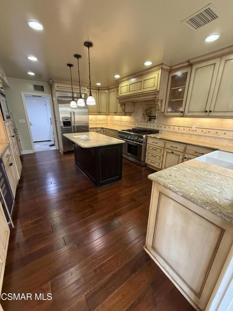 Ben Johnson Fairway NR-745 - 745 - Residential Lease