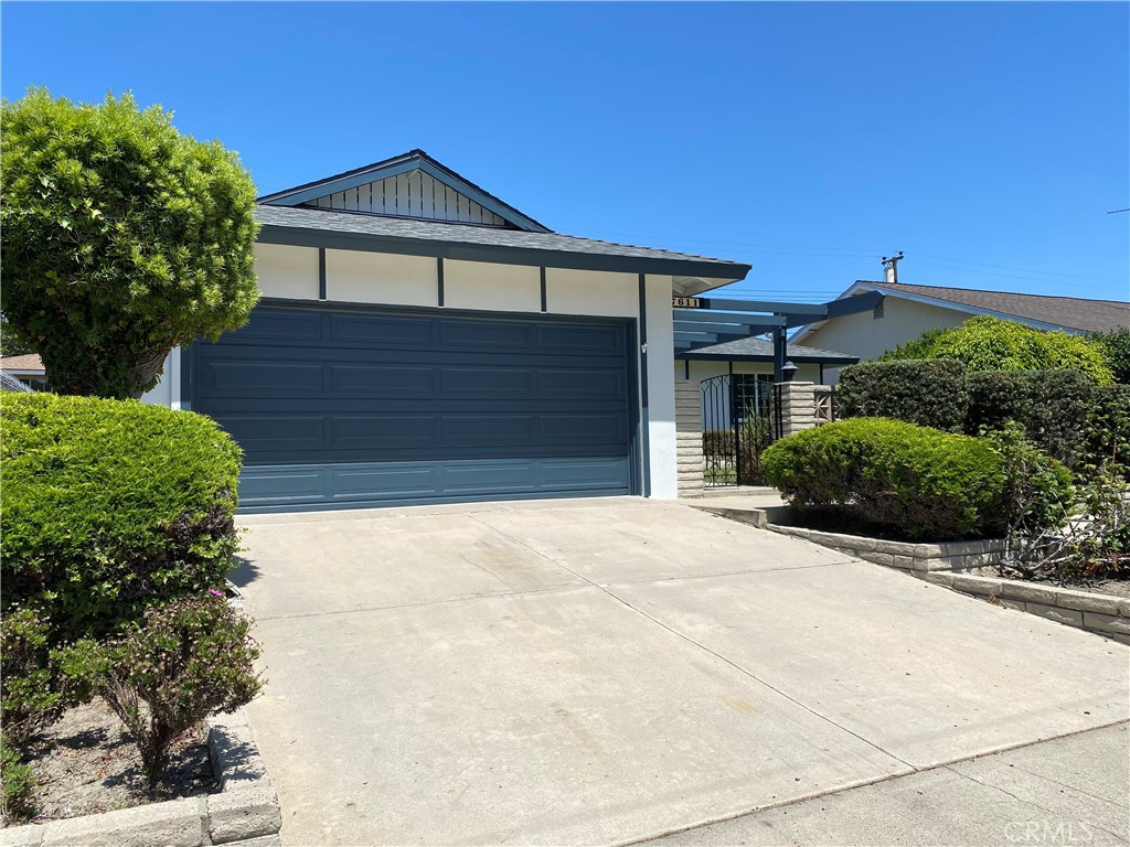 Nicely remodeled Single Family Residence in Huntington Beach features 4 bedrooms, 2 bathrooms, 1,468 sq ft, 2-car attached garage, very nice front and backyard. Home is located near Bella Terra and a short distance from the beach.