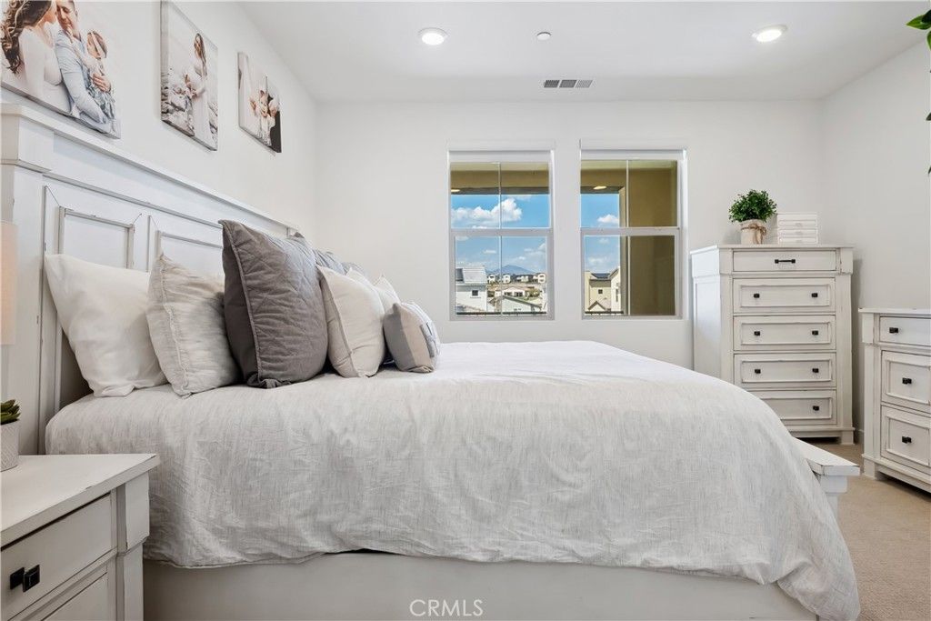 listing image 130725811979087833752