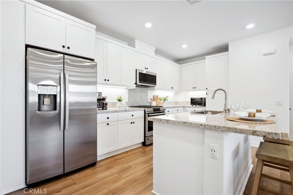 listing image 130720301781670132475